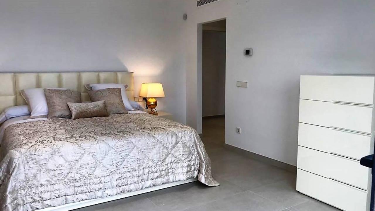 Penthouse apartment in Santa Eulària des Riu by 735.000€_13