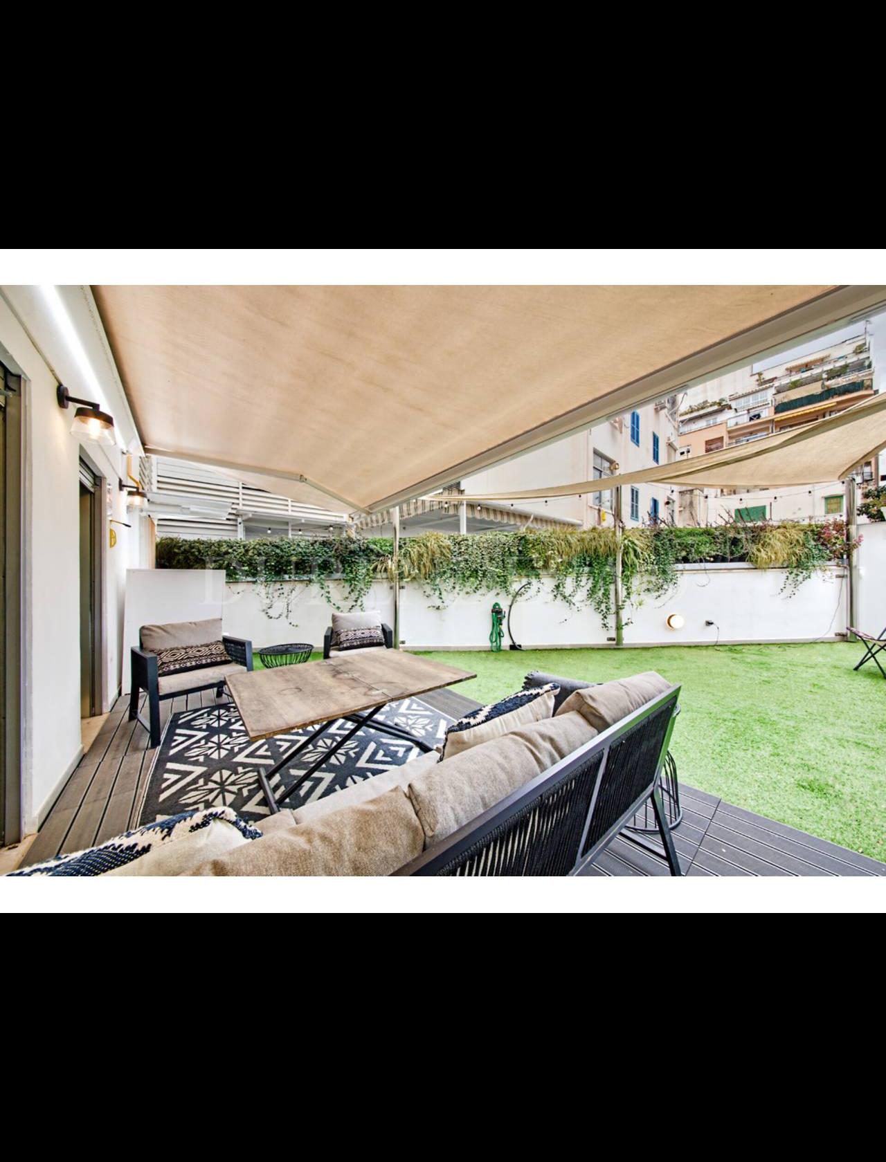 Flat for sale with terrace in the very centre of Palma de Mallorca.